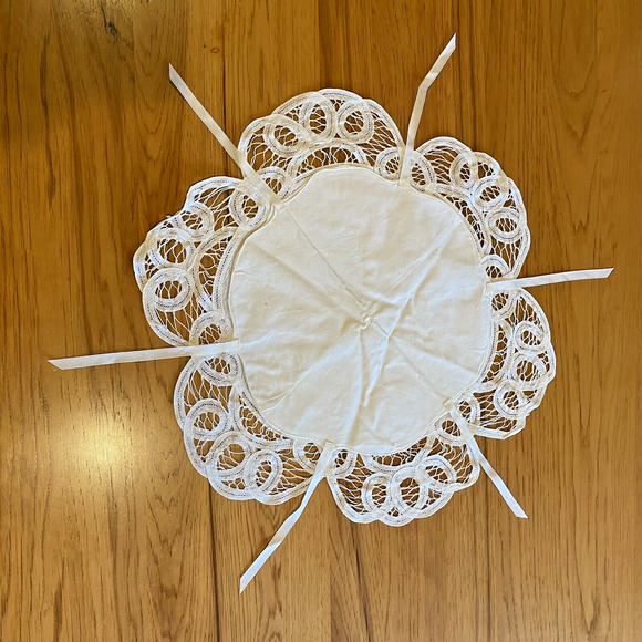 Vintage Belgian Lace Bread Warmer Bun Holder Scone Muffin Holiday Cottage 1940s - Picture 3 of 10